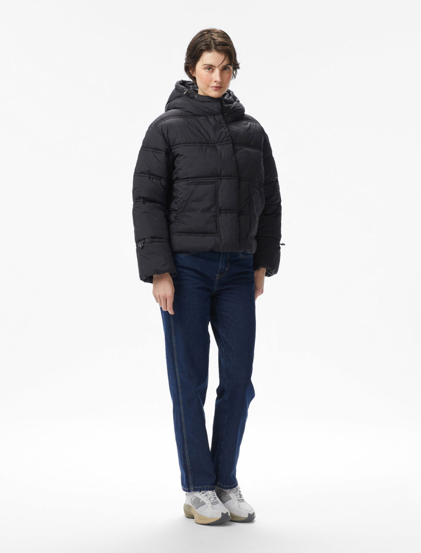 Guess New Daisy Kadın Siyah Mont Guess New Daisy Kadın Siyah Mont