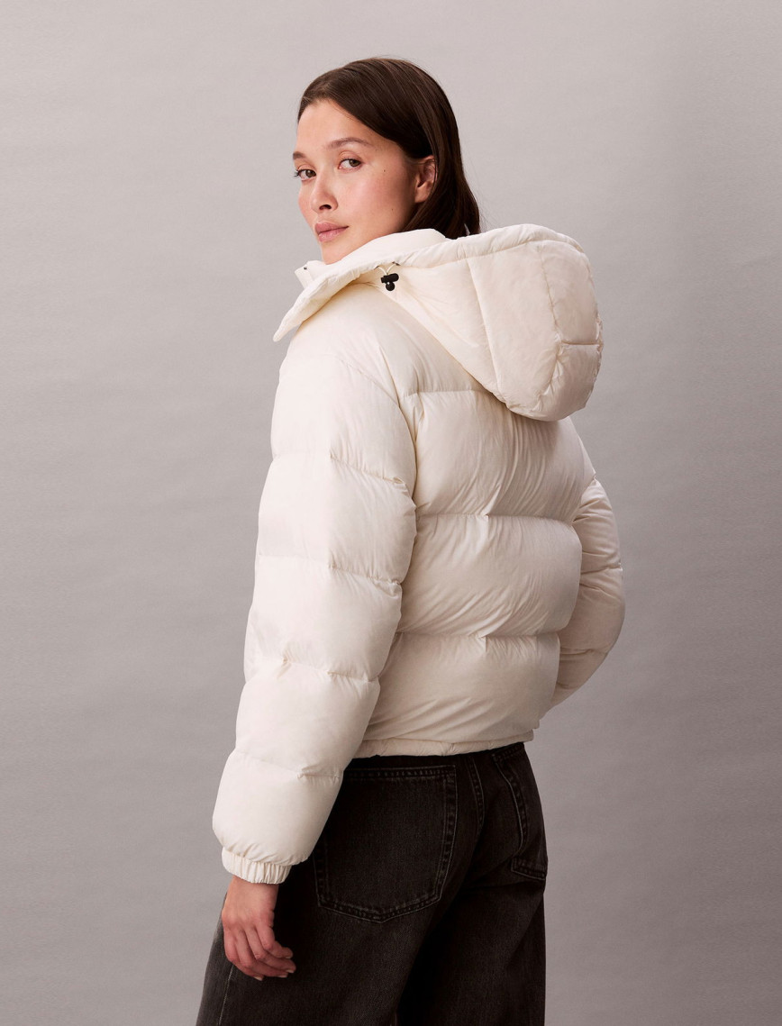 Calvin Klein Essential Midweight Puffer Kadın Beyaz Ceket Calvin Klein Essential Midweight Puffer Kadın Beyaz Ceket