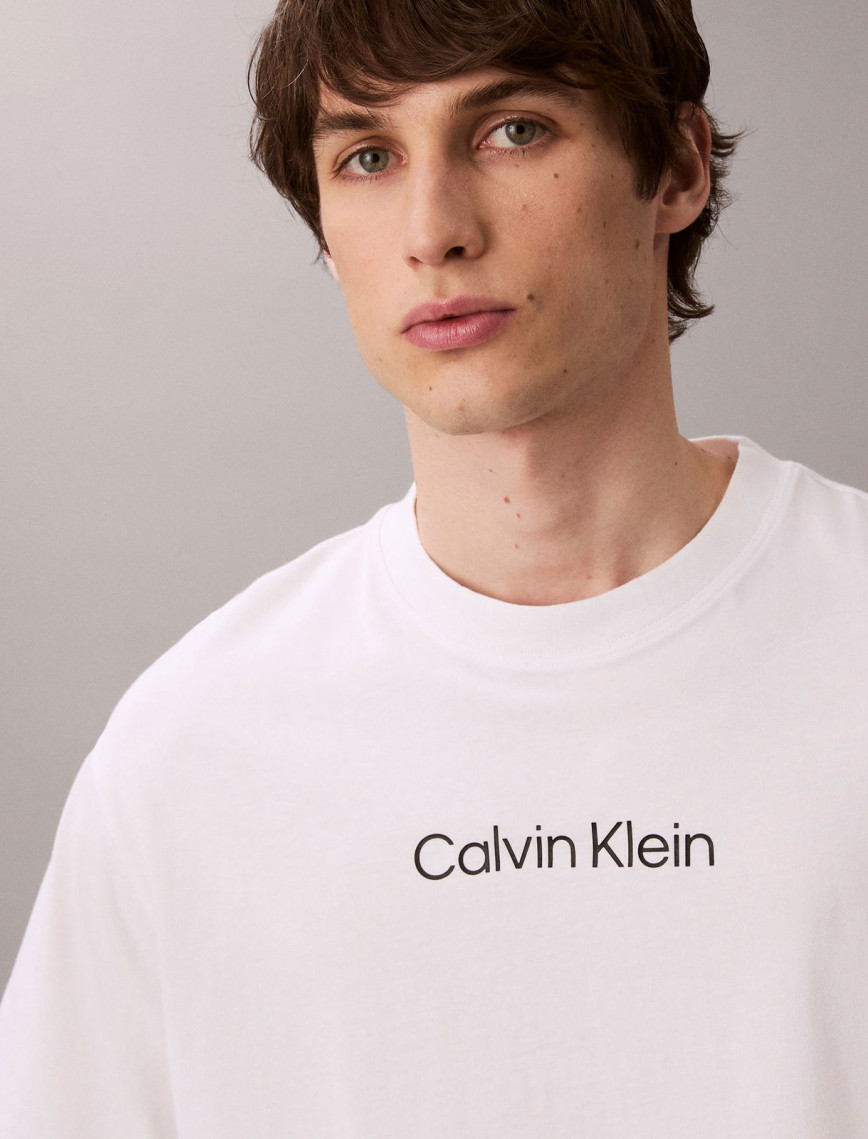 Calvin Klein Standard Logo Crewnk Erkek Beyaz T-Shirt Calvin Klein Standard Logo Crewnk Erkek Beyaz T-Shirt